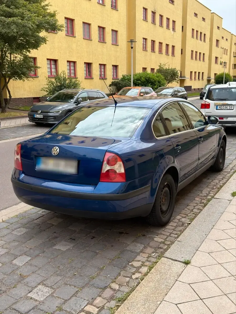Gebraucht VW Passat 150 PS (110 kW) 2004 Blau Limousine