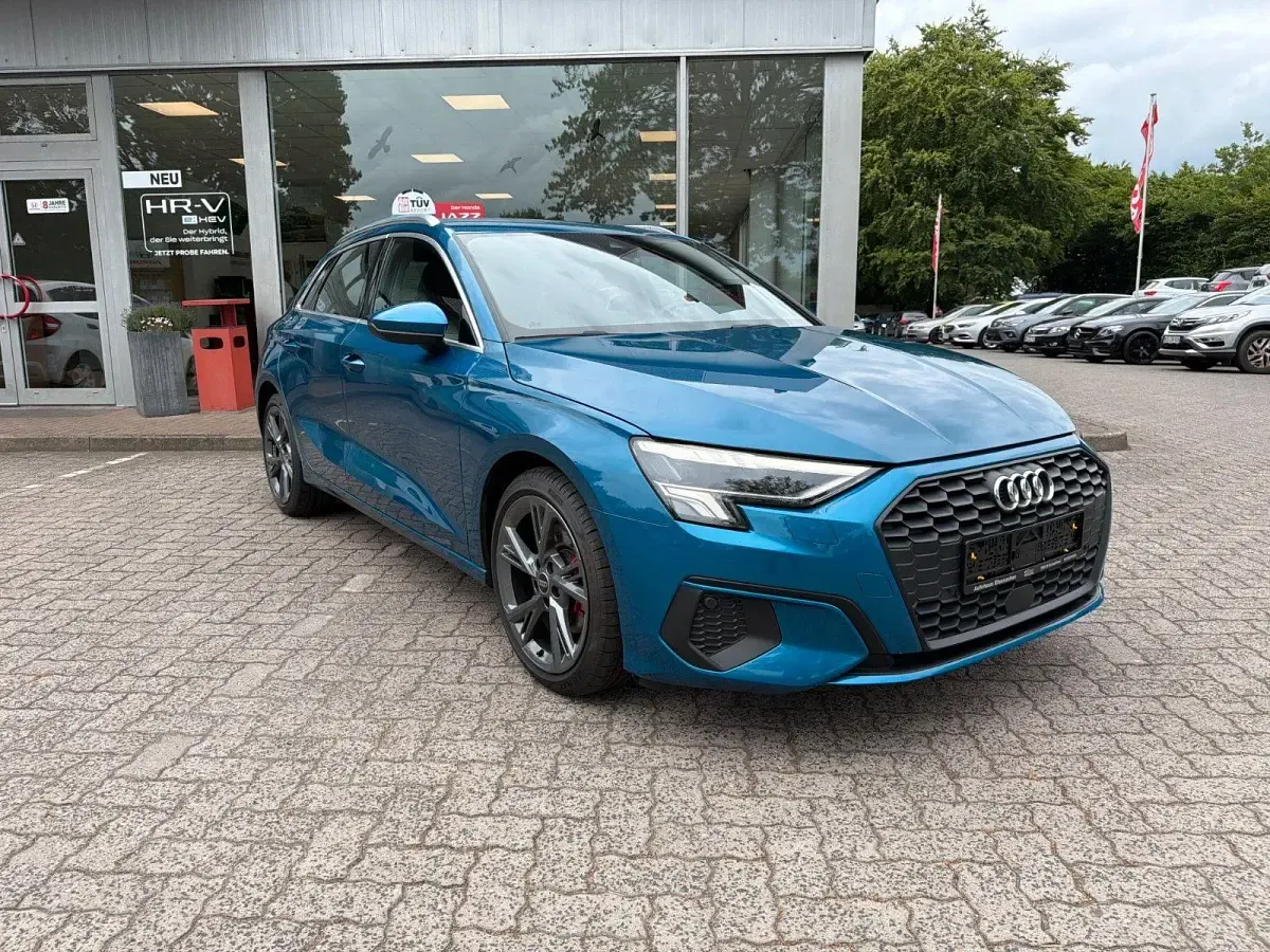 Gebraucht Audi A3 Sportback Basis 150 PS (110 kW) 2020 Blau Kleinwagen
