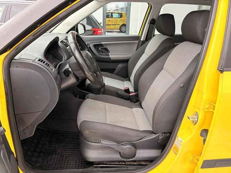 Gebraucht Skoda Fabia 60 PS (44 kW) 2012 Gelb Limousine