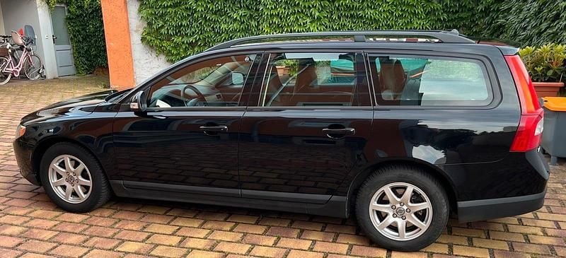 Gebraucht Volvo V70 139 PS (102 kW) 2009 Schwarz Kombi
