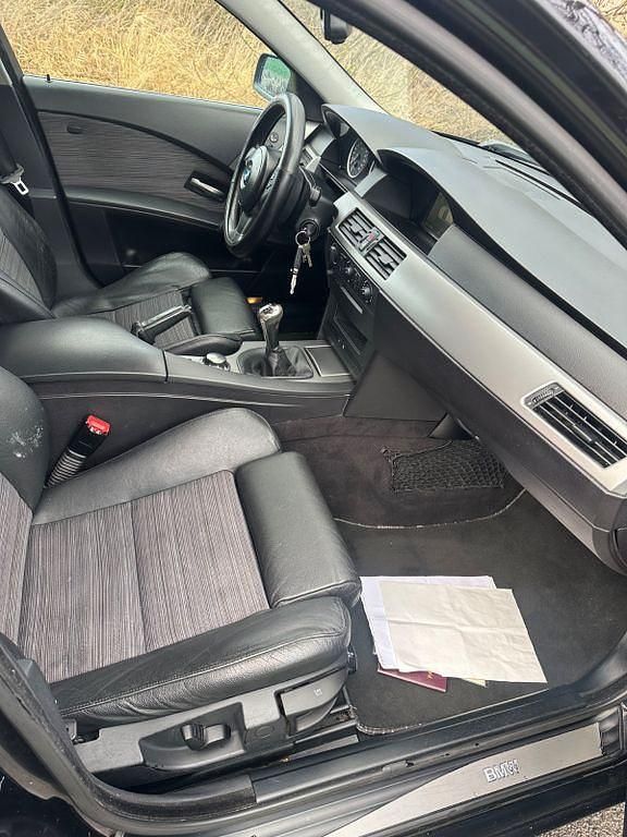 Gebraucht BMW 520 Sport Line 170 PS (125 kW) 2004 Schwarz Limousine