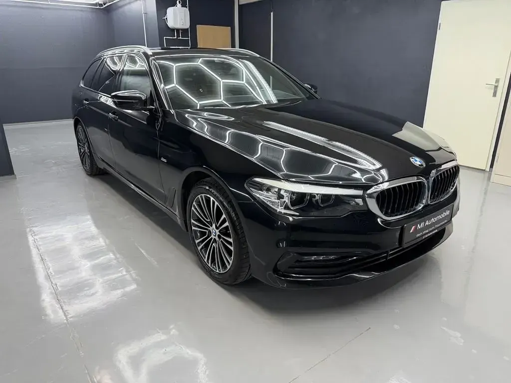 Gebraucht BMW 520 Sport Line 190 PS (139 kW) 2017 Schwarz Limousine