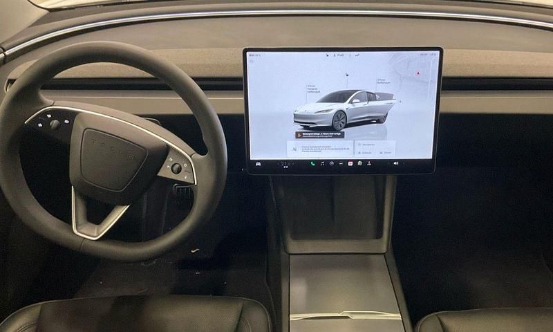 Second-hand Tesla Model 3 366 kW (498 CP) 2023 Alb Berlinǎ