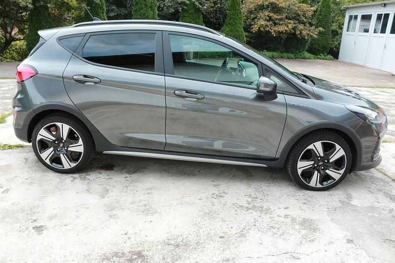 Gebraucht Ford Fiesta 125 PS (91 kW) 2023 Grau Kleinwagen