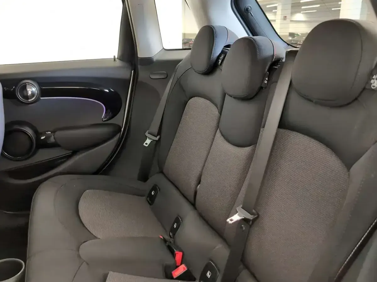 Gebraucht Mini Cooper 136 PS (100 kW) 2023 Silber Kleinwagen