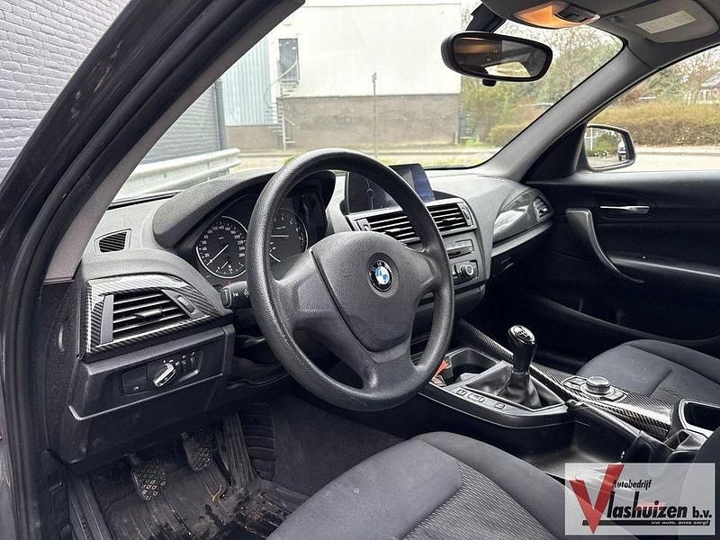 Gebraucht BMW 114 102 PS (75 kW) 2012 Grau Kleinwagen