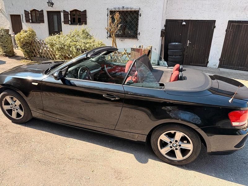 Gebraucht BMW 118 Cabriolet 142 PS (104 kW) 2009 Schwarz Cabrio