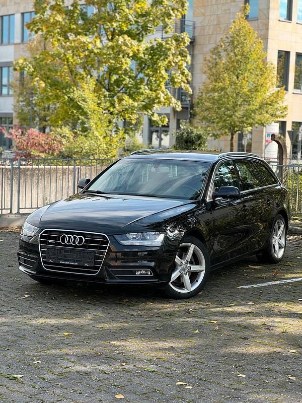 Schwarz Gebraucht 2015 Audi A4 Kombi | 7.950 € (Superpreis) - Bild 1/4