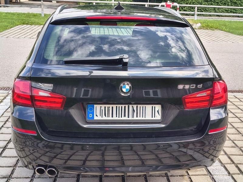 Gebraucht BMW 530 258 PS (189 kW) 2012 Schwarz Kombi