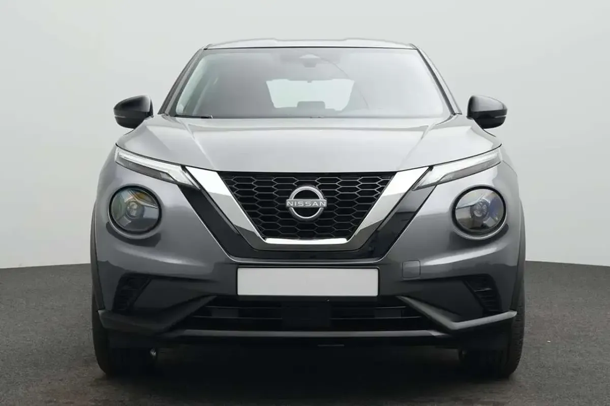 Neu Nissan Juke Acenta 114 PS (83 kW) 2025 Dark grey (m)/ geste SUV