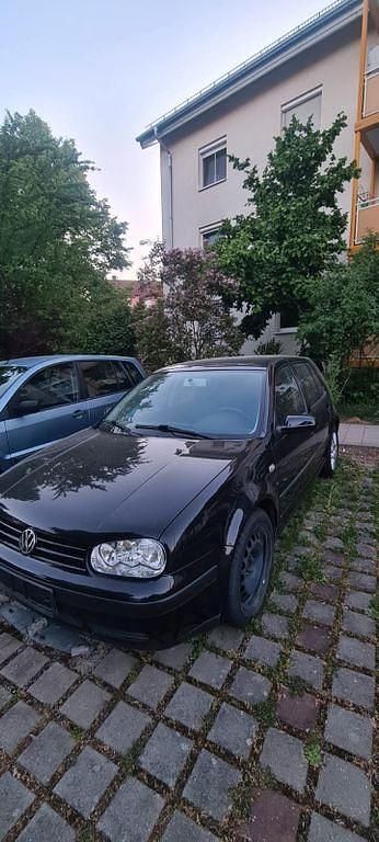 Schwarz Gebraucht 2001 VW Golf IV Basis Limousine | 700 € (Superpreis) - Bild 1/4