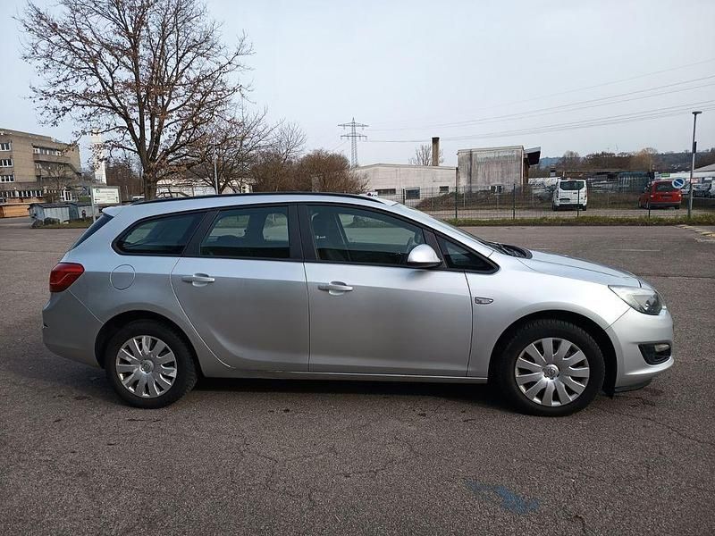 Gebraucht Opel Astra Edition 110 PS (80 kW) 2013 Silber Kombi