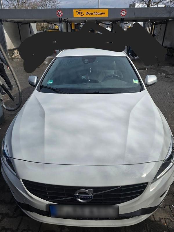 Gebraucht Volvo V60 R-Design 190 PS (139 kW) 2018 Weiß Kombi