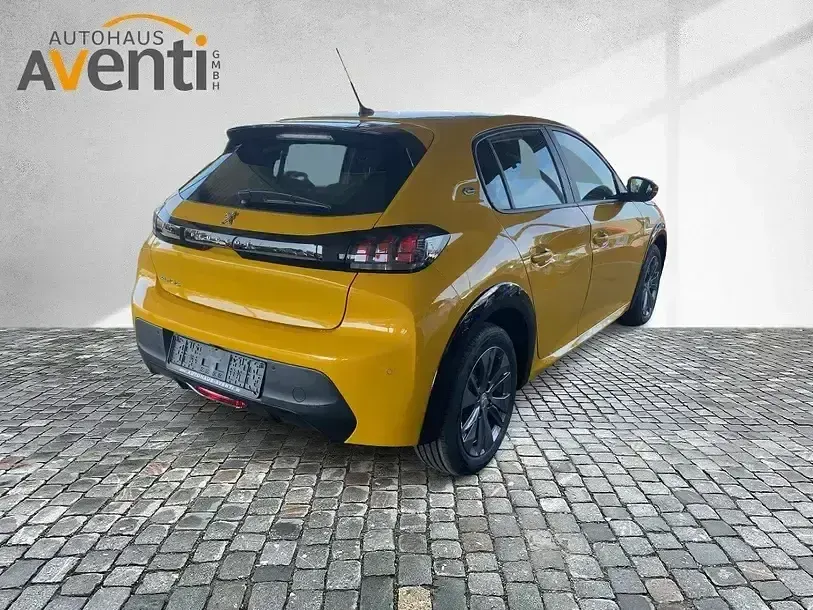 Gebraucht Peugeot e-208 Active 100 kW (136 PS) 2022 Gelb Kleinwagen