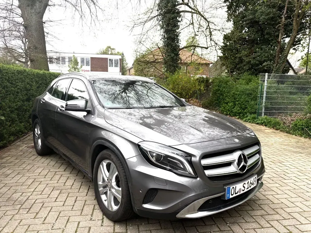Gebraucht Mercedes GLA220 170 PS (125 kW) 2014 Grau SUV