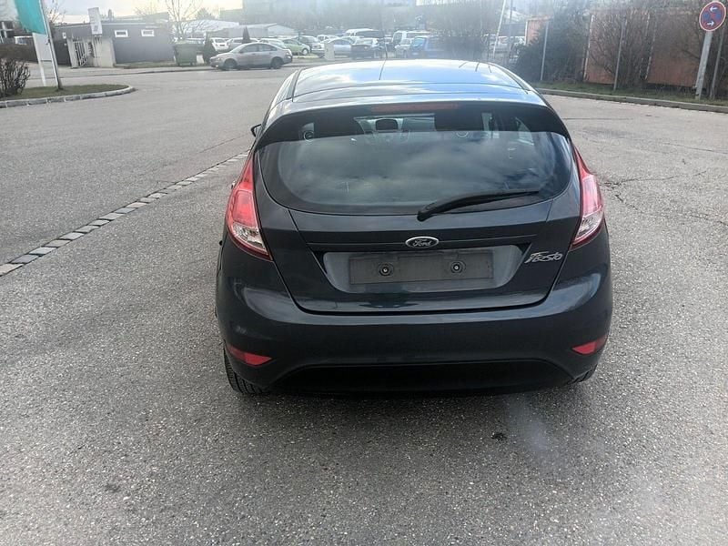 Gebraucht Ford Fiesta Trend 82 PS (60 kW) 2013 Grau Kleinwagen