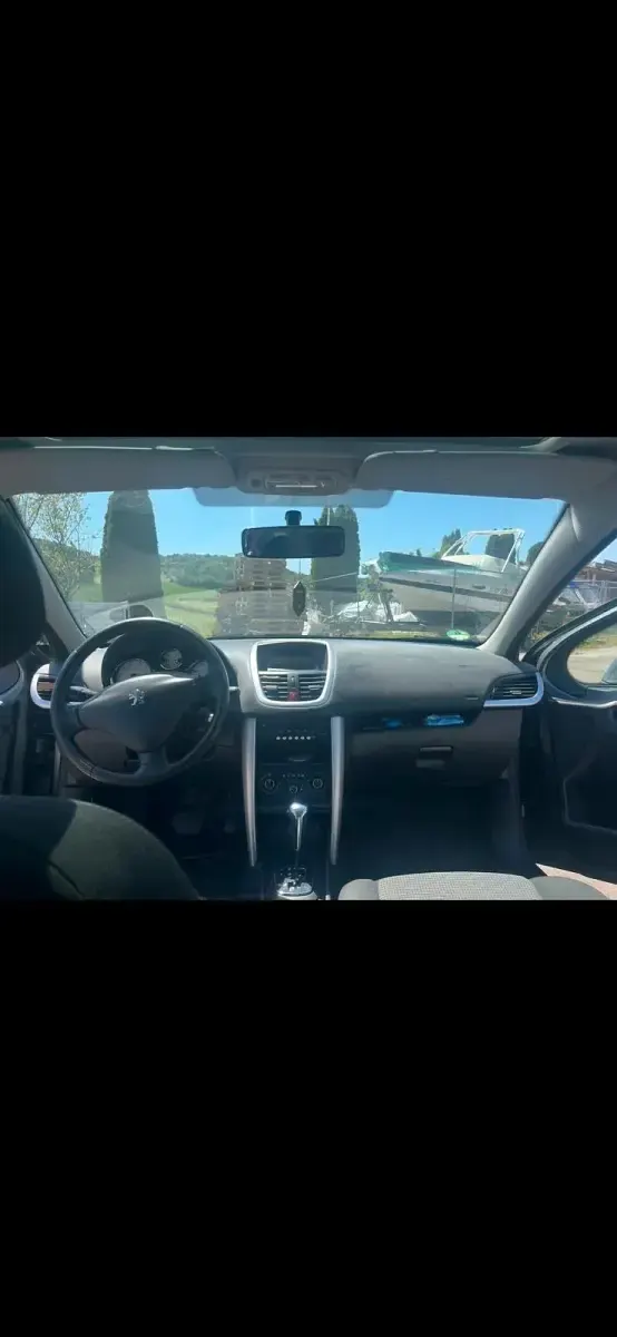 Gebraucht Peugeot 207 120 PS (88 kW) 2011 Grün Kleinwagen