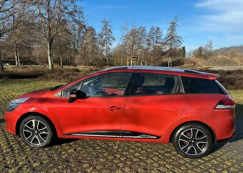 Gebraucht Renault Clio IV Luxe 90 PS (66 kW) 2013 Rot Kleinwagen