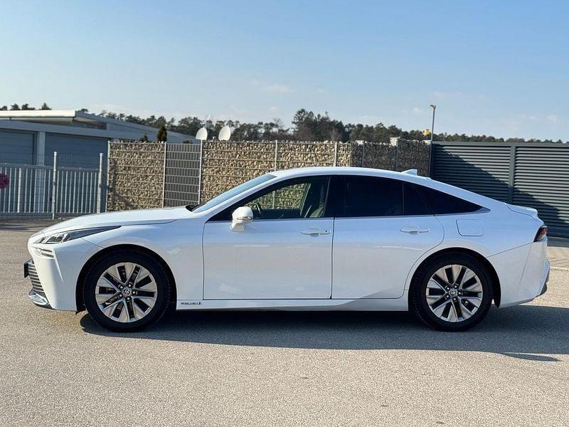 Gebraucht Toyota Mirai Executive 182 PS (133 kW) 2022 Weiß Limousine
