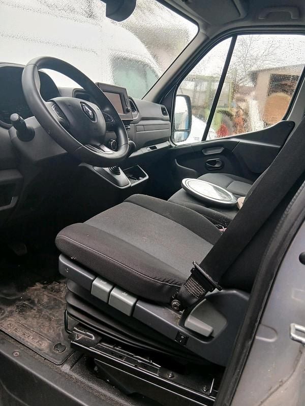 Second-hand Renault Master 136 CP (100 kW) 2018 Gri Van