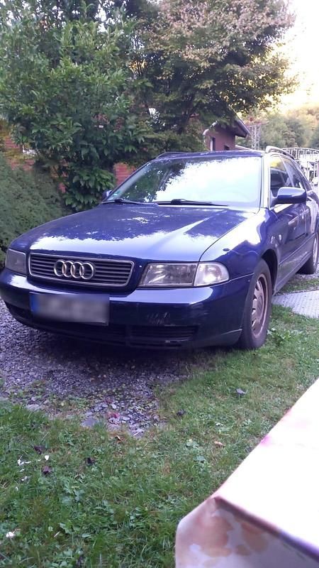 Blau Gebraucht 1998 Audi A4 Kombi | 900 € (Fairer Preis) - Bild 1/4