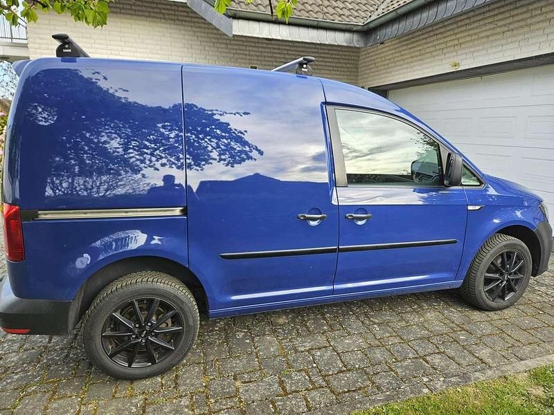 Usata VW Caddy 122 CV (89 kW) 2017 Blu Monovolume