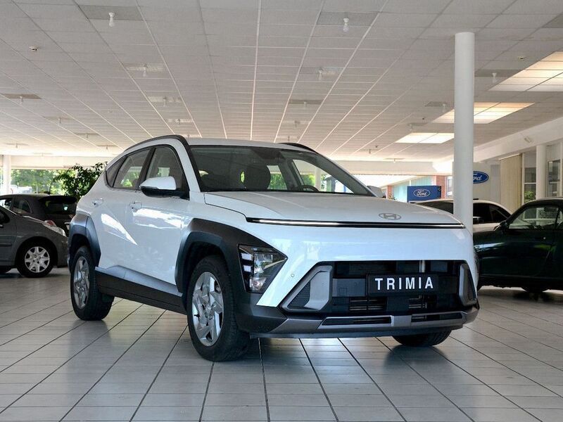 Weiß Gebraucht 2024 Hyundai Kona SUV | 21.999 € (Fairer Preis) - Bild 1/4