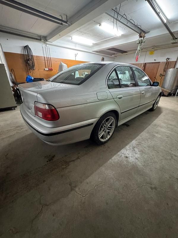 Gebraucht BMW 523 170 PS (125 kW) 1998 Silber Limousine