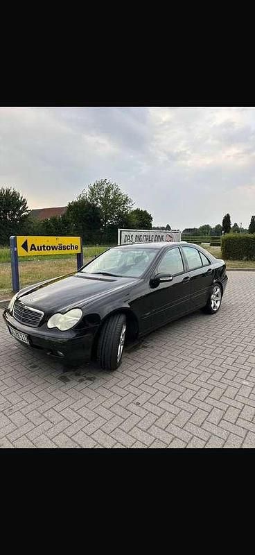 Gebraucht 2003 Mercedes 180 Limousine | 2.000 € - Bild 1/4