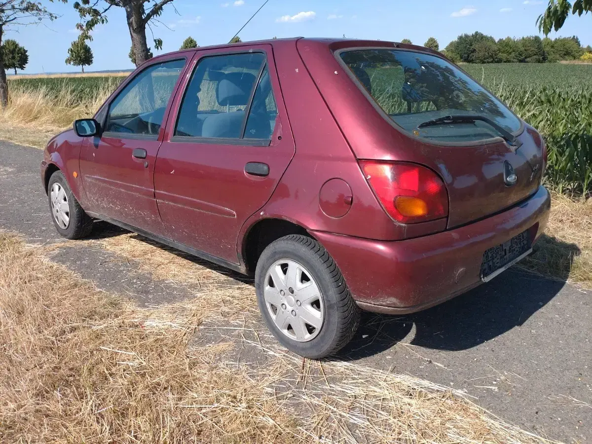 Gebraucht Ford Fiesta 75 PS (55 kW) 1998 Rot Kleinwagen