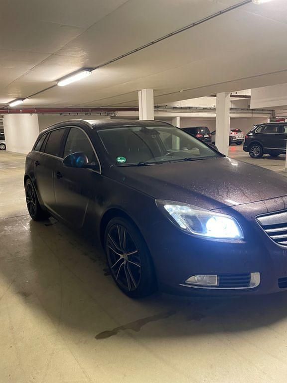 Gebraucht Opel Insignia Edition 160 PS (117 kW) 2013 Braun Kombi