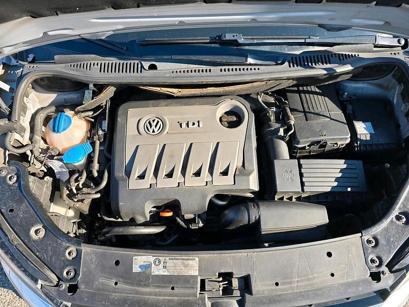 Gebraucht VW Touran 140 PS (102 kW) 2012 Silber Van / Kleinbus