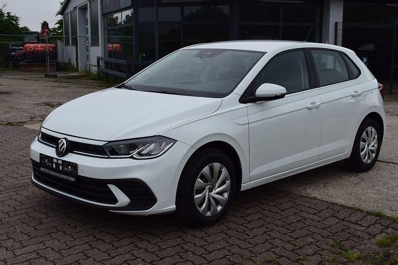 Weiß Gebraucht 2024 VW Polo Life Kleinwagen | 16.980 € (Superpreis) - Bild 1/4