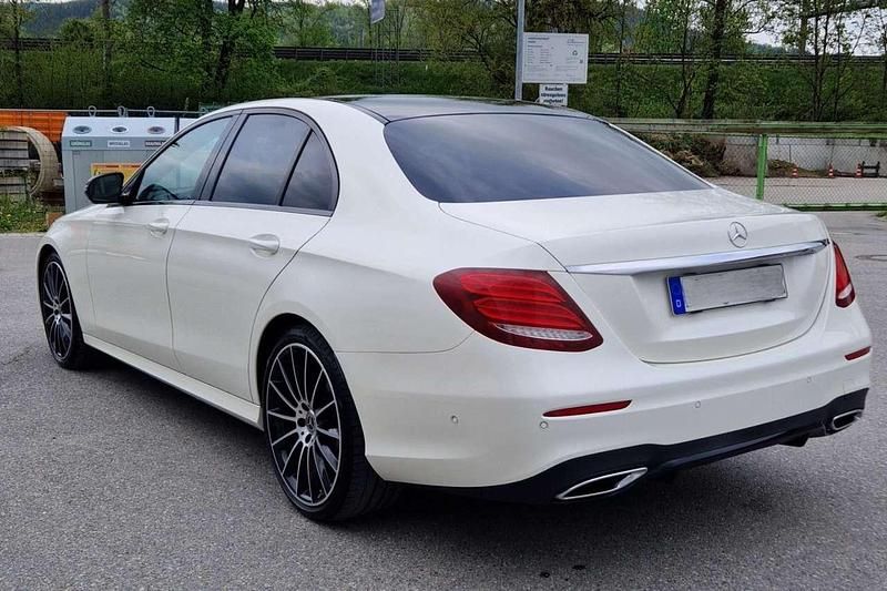 Gebraucht Mercedes E400 AMG line 340 PS (250 kW) 2018 Weiß Limousine