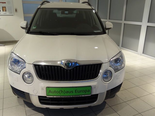Weiß Gebraucht 2012 Skoda Yeti Elegance SUV | 15.450 € - Bild 1/4