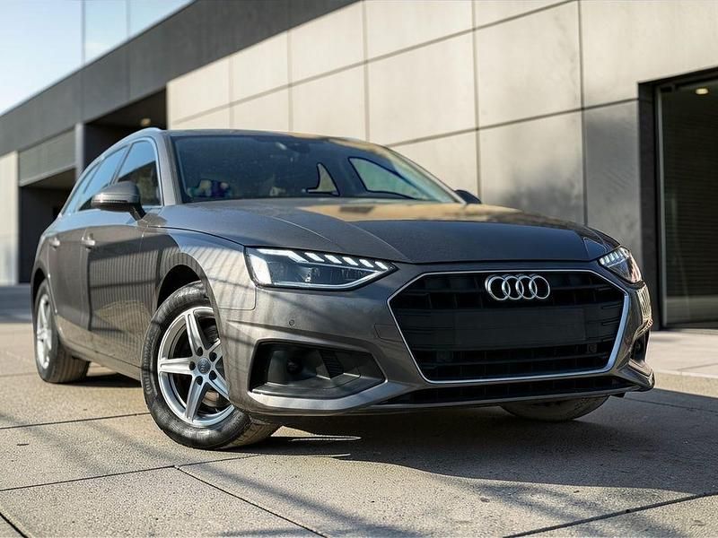 Gebraucht Audi A4 Basis 136 PS (100 kW) 2020 Grau Kombi