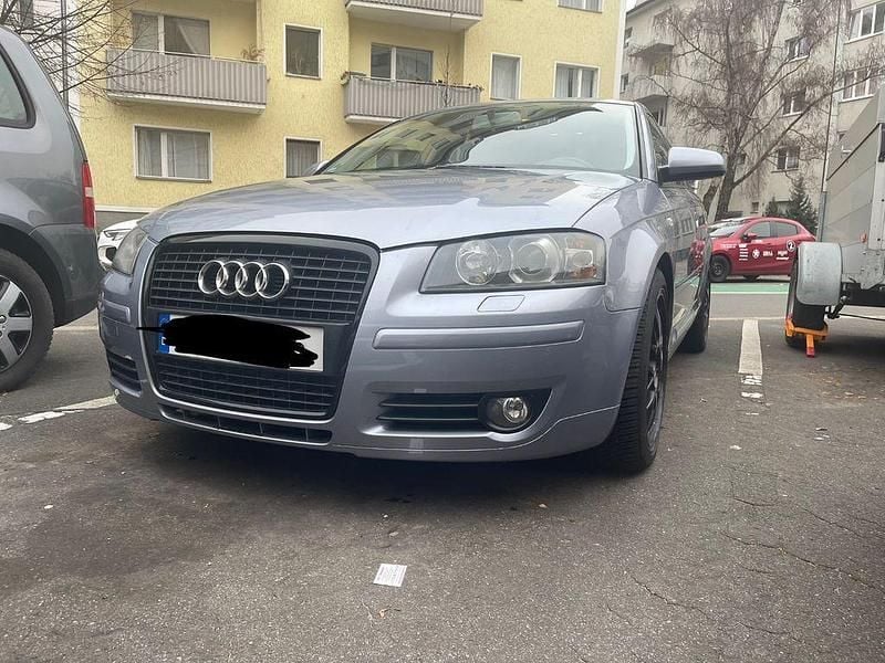 Silber Gebraucht 2005 Audi A3 Sportback Ambition Limousine | 5.000 € (Teuer) - Bild 1/4