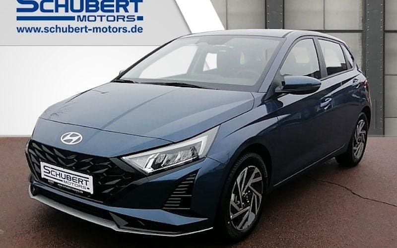 Blau Neu 2025 Hyundai i20 Trend Limousine | 20.390 € (Fairer Preis) - Bild 1/4