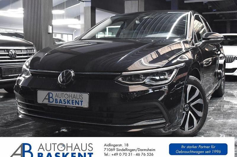 Gebraucht VW Golf VIII Active 150 PS (110 kW) 2023 Schwarz Limousine