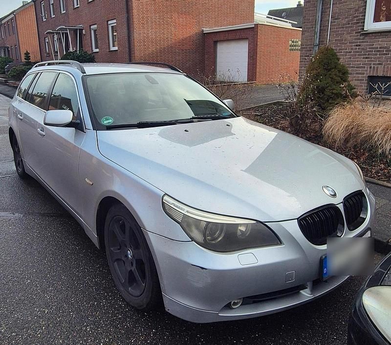 Gebraucht BMW 525 163 PS (119 kW) 2004 Silber Kombi