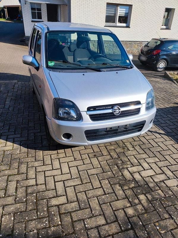 Gebraucht Opel Agila 75 PS (55 kW) 2004 Silber Van / Kleinbus