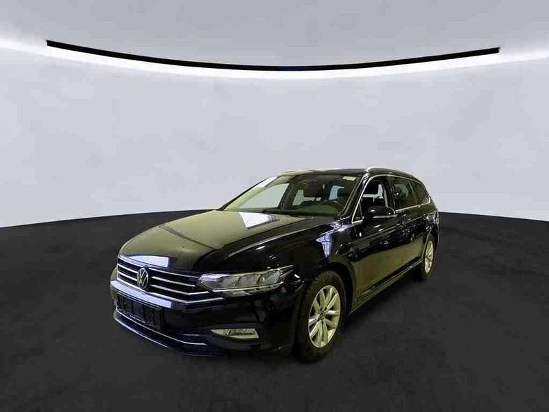 Gebraucht VW Passat Business 150 PS (110 kW) 2023 Deep black Kombi