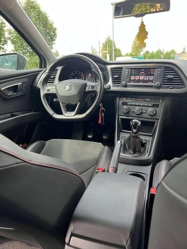Grau Gebraucht 2014 Seat Leon Kombi | 11.500 € (Fairer Preis) - Bild 1/4