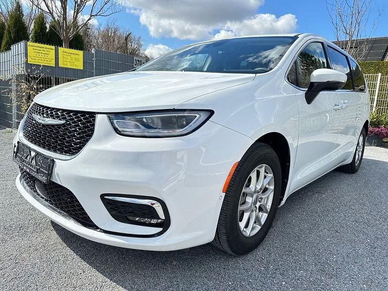 Gebraucht Chrysler Pacifica 291 PS (214 kW) 2024 Weiß Van