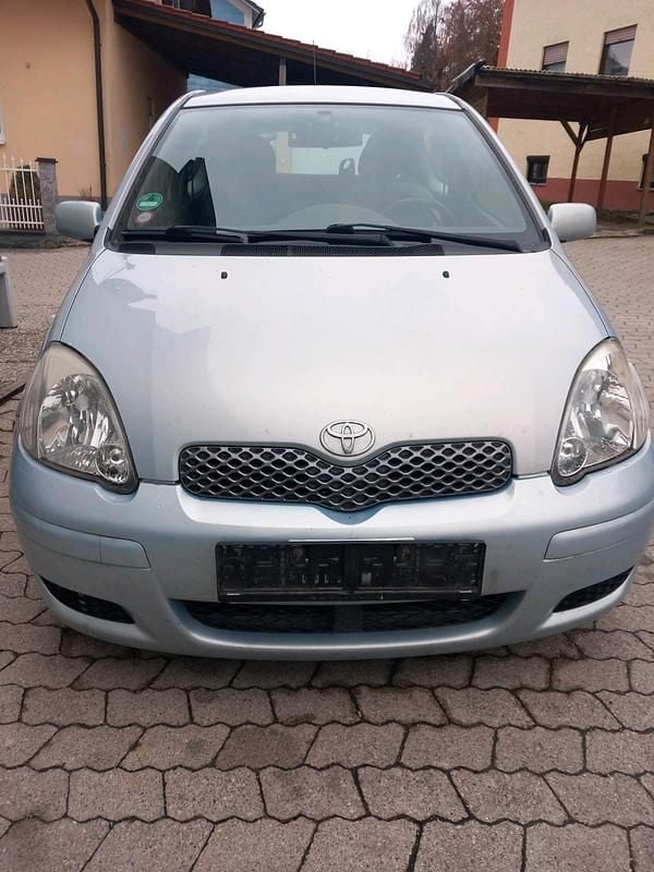 Gebraucht Toyota Yaris 87 PS (63 kW) 2003 Blau Kleinwagen