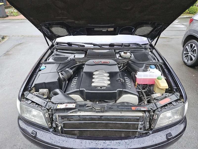 Second-hand Audi S8 340 CP (250 kW) 1998 Berlinǎ