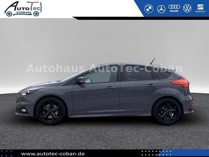 Używany Ford Focus ST 250 KM (183 kW) 2018 Szary Sedan/Limuzyna