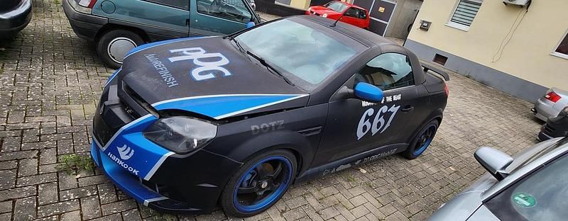 Gebraucht Opel Tigra 90 PS (66 kW) 2005 Schwarz Cabrio