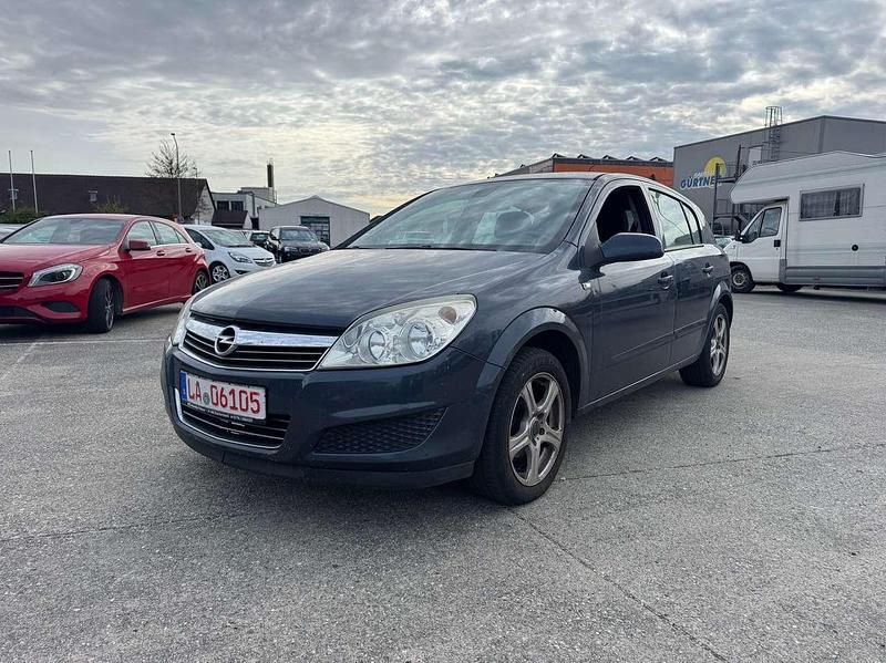 Gebraucht Opel Astra Edition 105 PS (77 kW) 2007 Metro m2 Kleinwagen