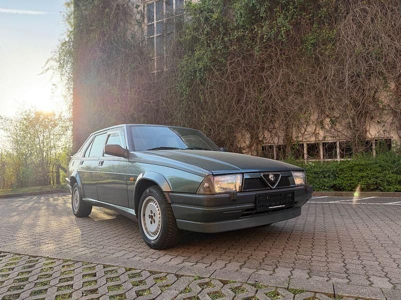 Używany Alfa Romeo 75 148 KM (108 kW) 1989 Szary Sedan/Limuzyna